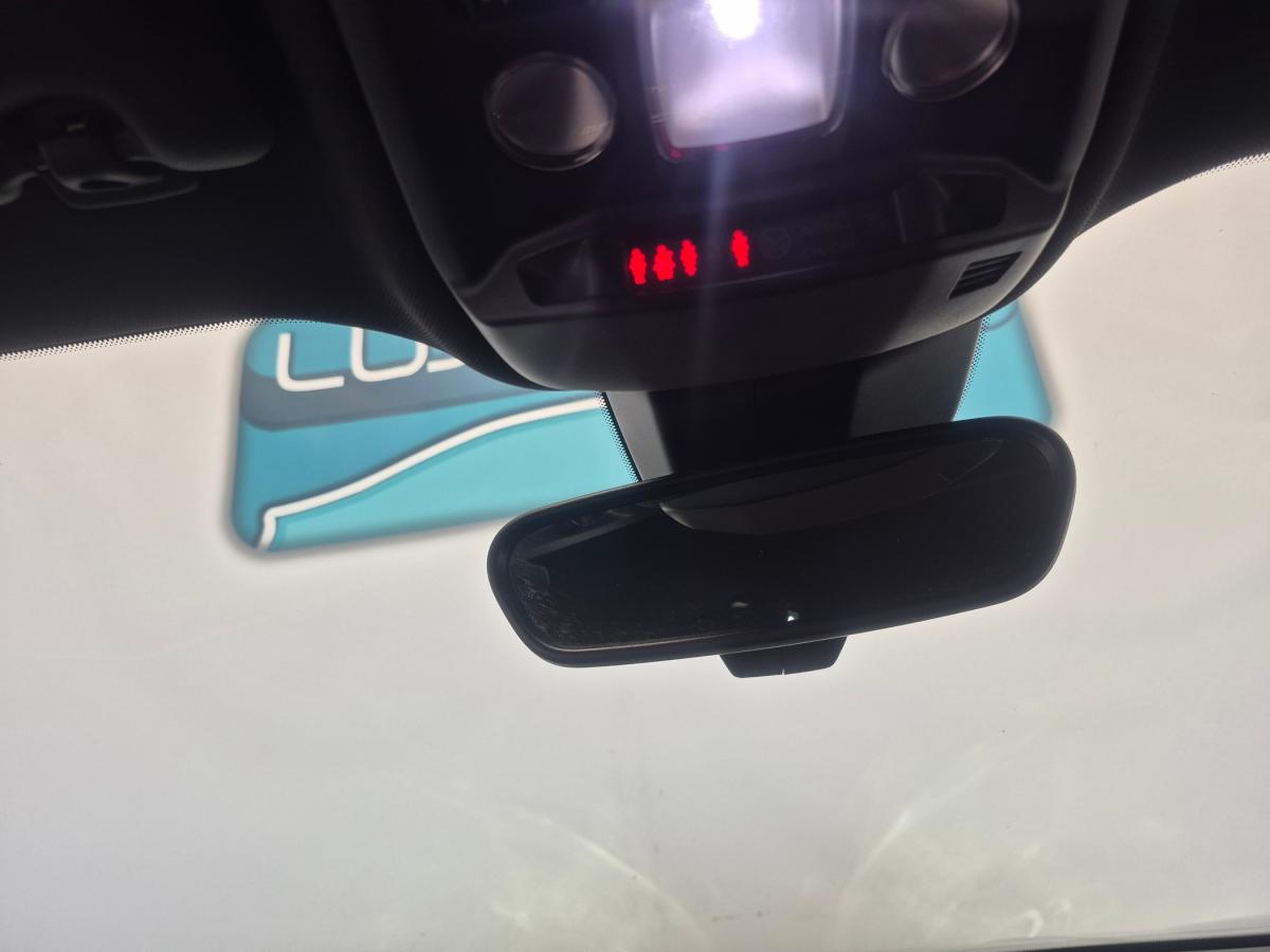 peugeot-2008-2023-gasolina-1199cc