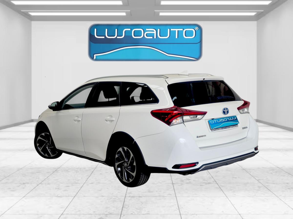 toyota-auris-touring-sports-2018-hibrido-a-gasolina-1798cc