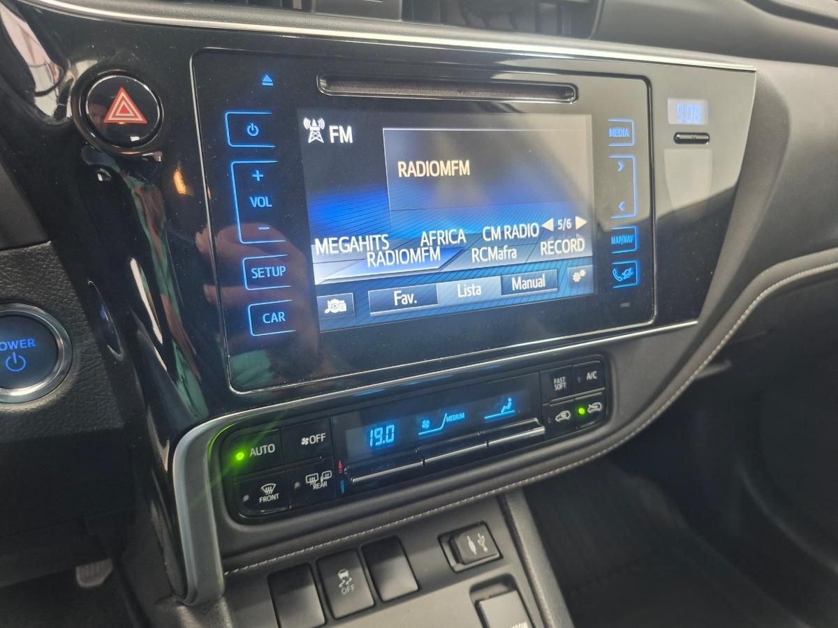 toyota-auris-touring-sports-2018-hibrido-a-gasolina-1798cc