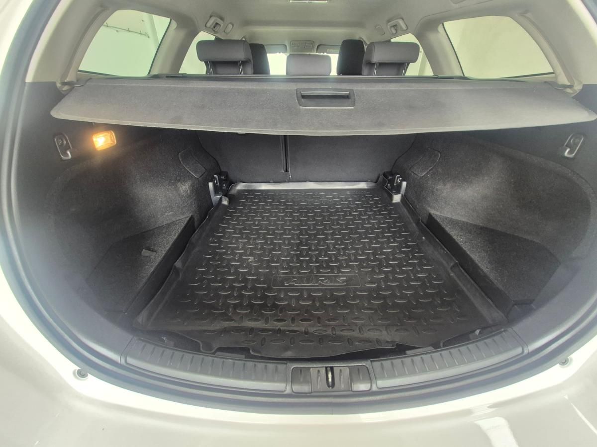 toyota-auris-touring-sports-2018-hibrido-a-gasolina-1798cc