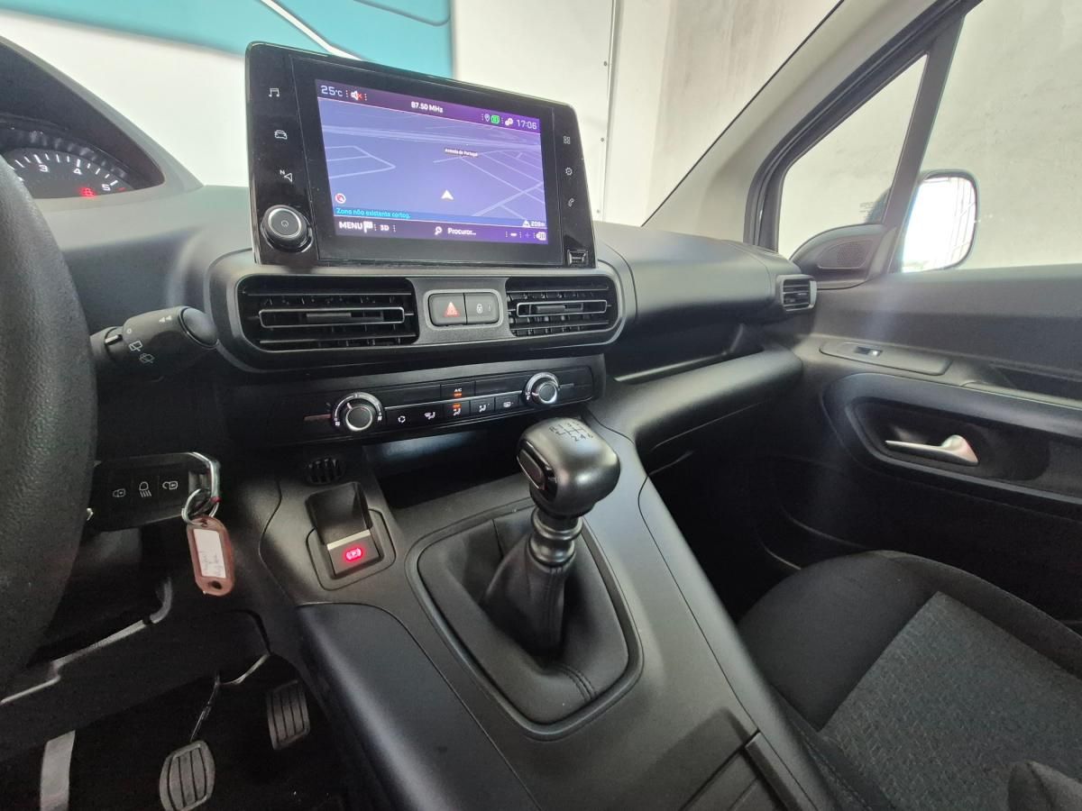 peugeot-rifter-2022-gasolina-1199cc