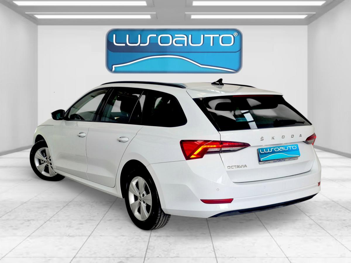 skoda-octavia-break-2023-diesel-1968cc