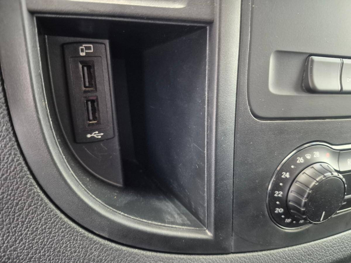 mercedes-benz-vito-2022-diesel-1950cc
