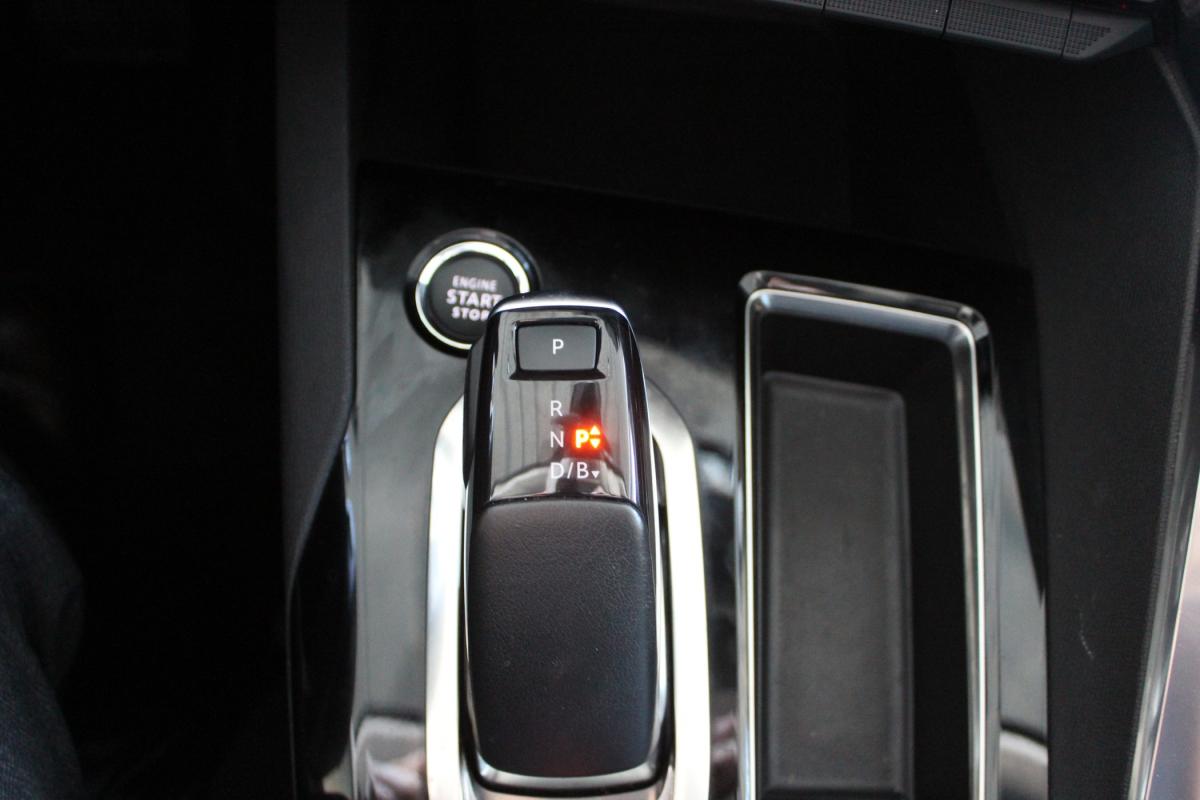 peugeot-3008-2022-hibrido-a-gasolina-1598cc