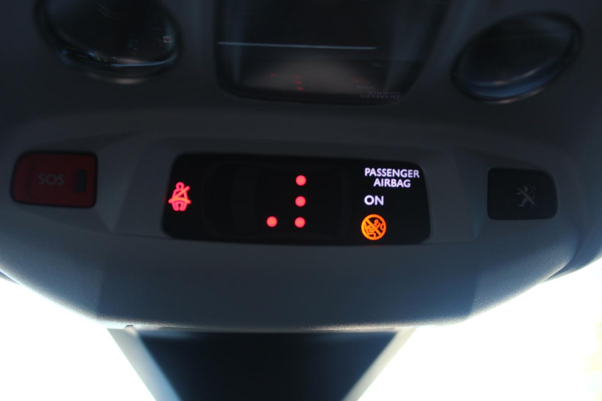 peugeot-3008-2022-hibrido-a-gasolina-1598cc