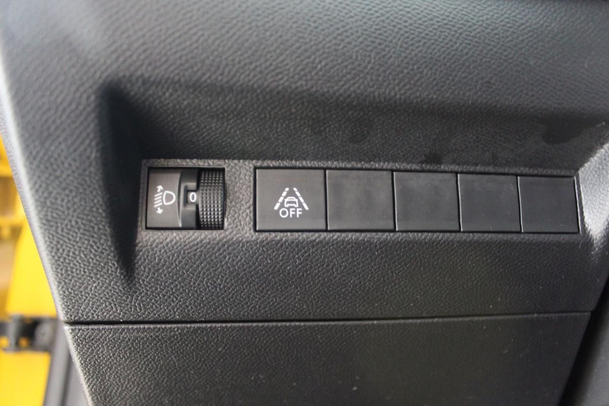 peugeot-208-2022-gasolina-1199cc