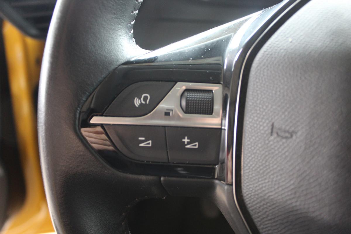 peugeot-208-2022-gasolina-1199cc