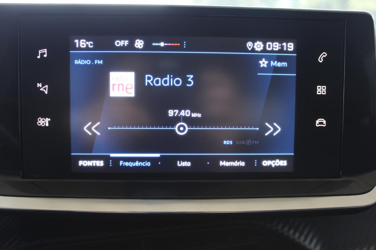 peugeot-208-2022-gasolina-1199cc