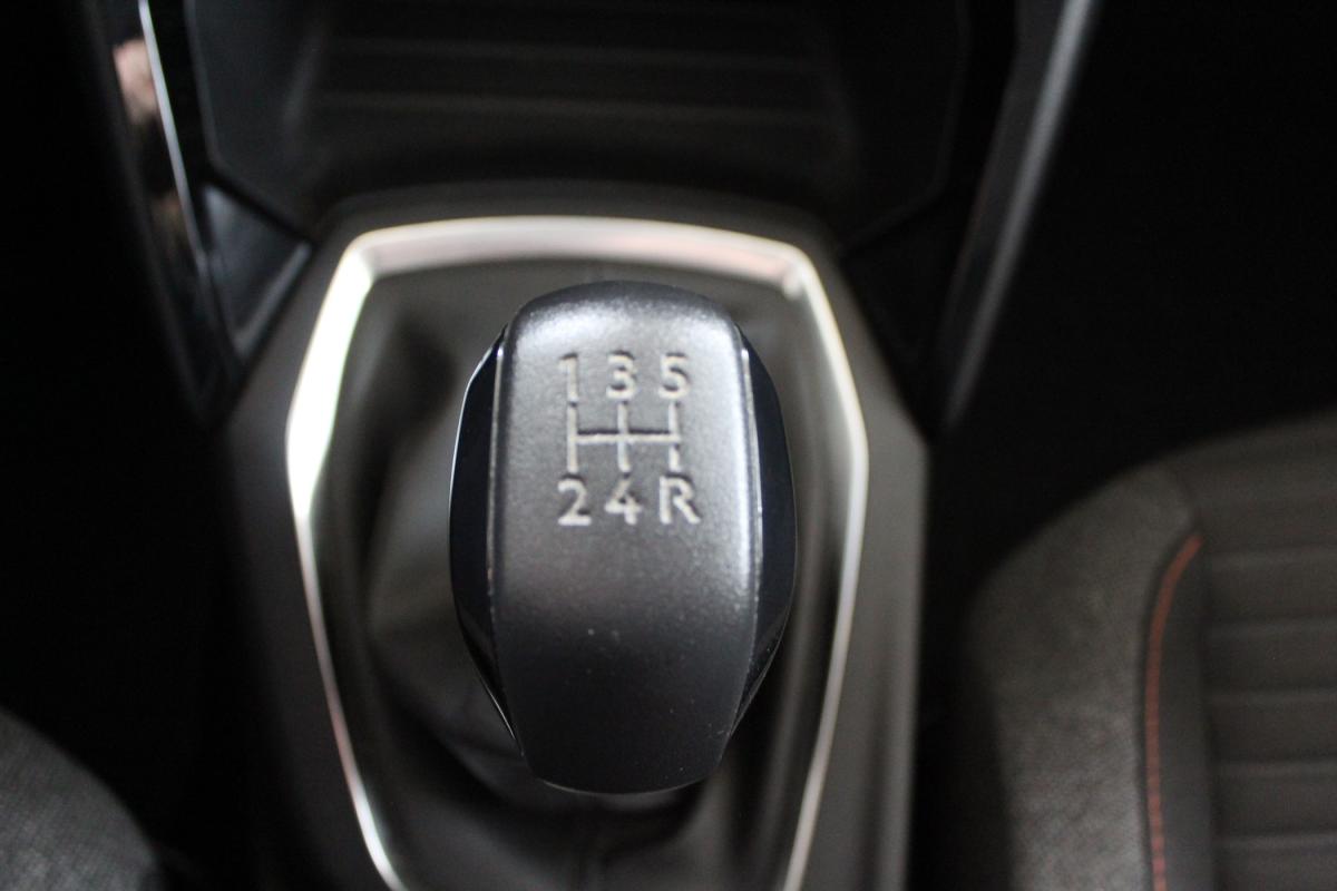 peugeot-208-2022-gasolina-1199cc