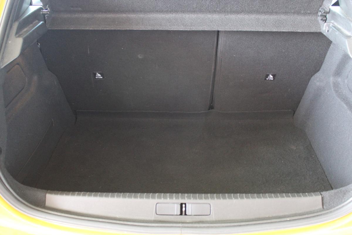 peugeot-208-2022-gasolina-1199cc