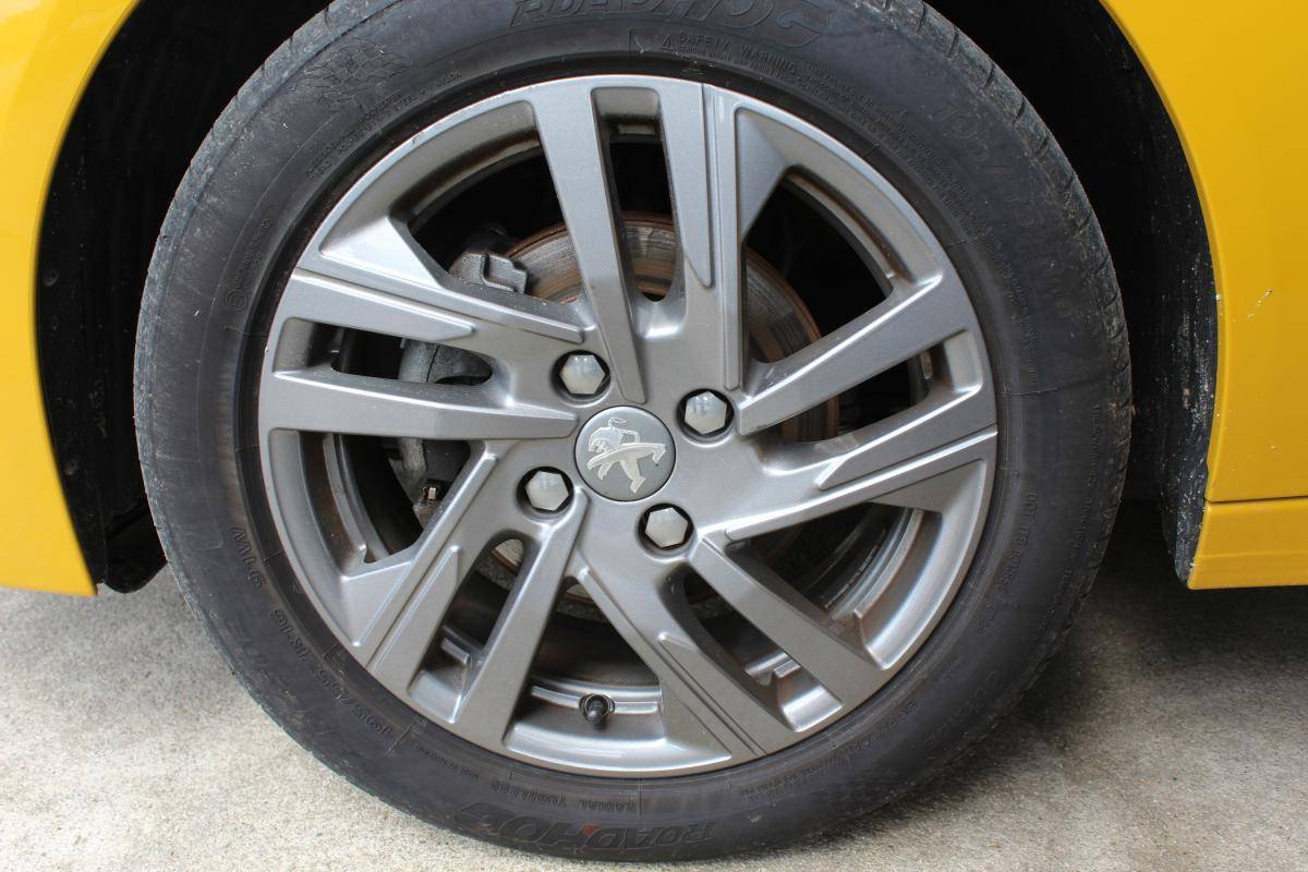 peugeot-208-2022-gasolina-1199cc