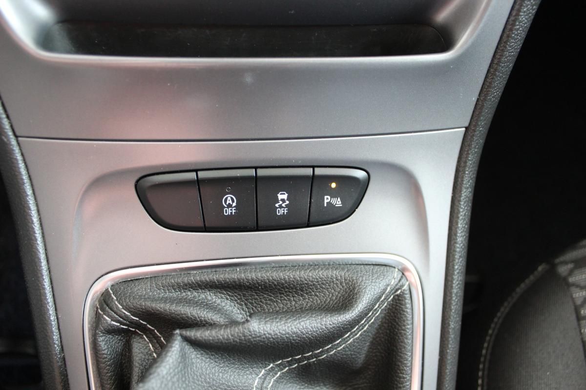 opel-astra-sport-tourer-2018-gasolina-999cc