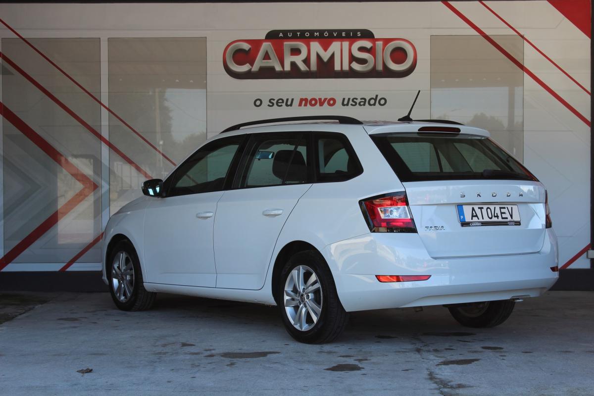 skoda-fabia-break-2022-gasolina-999cc