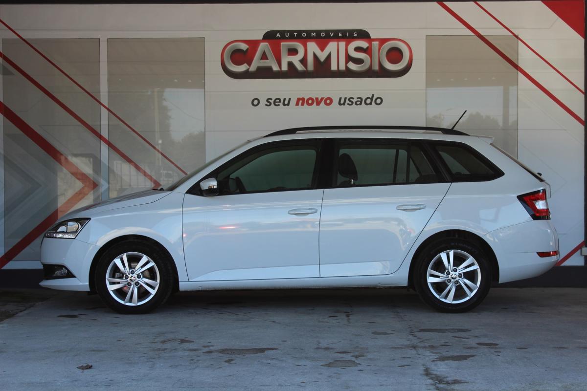 skoda-fabia-break-2022-gasolina-999cc