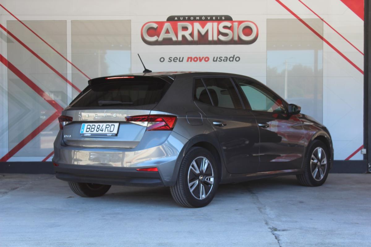 skoda-fabia-2023-gasolina-999cc