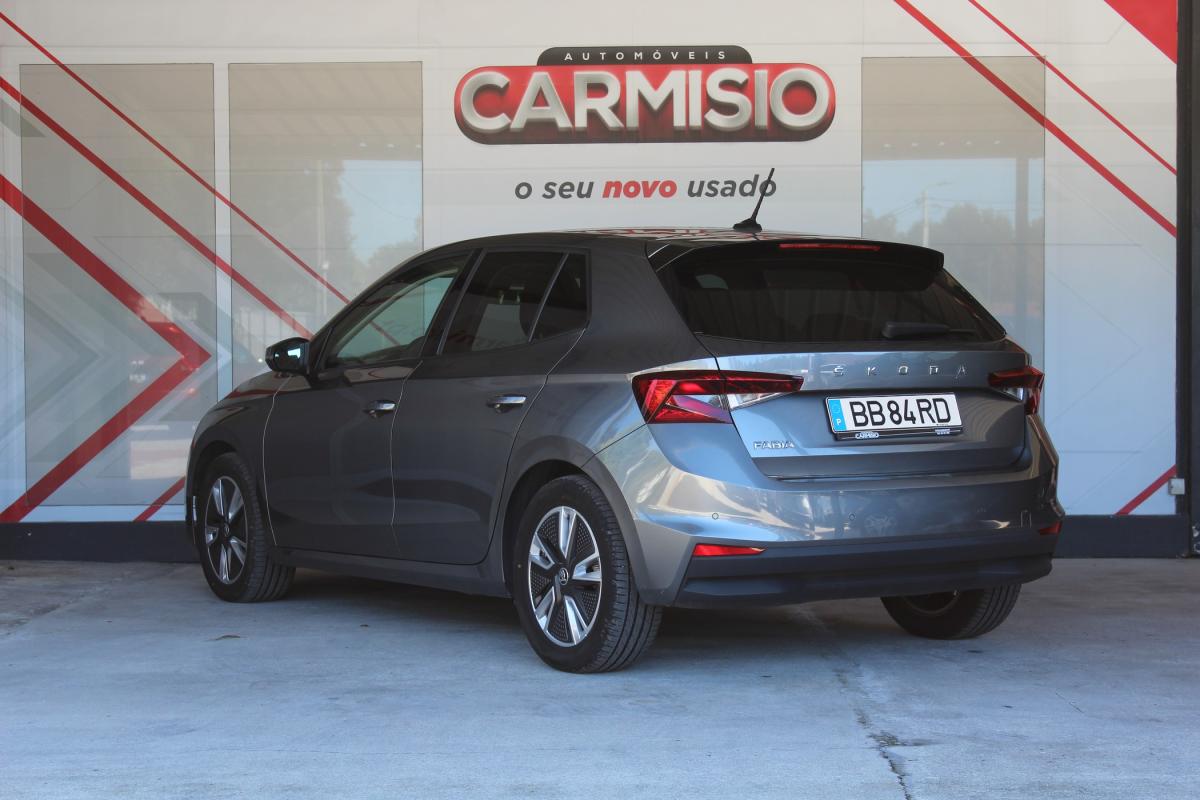 skoda-fabia-2023-gasolina-999cc