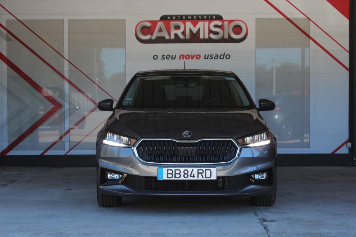 skoda-fabia-2023-gasolina-999cc
