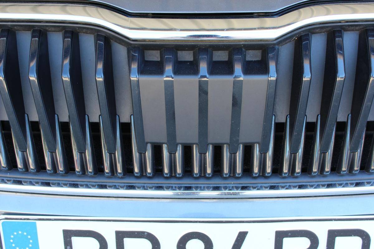skoda-fabia-2023-gasolina-999cc