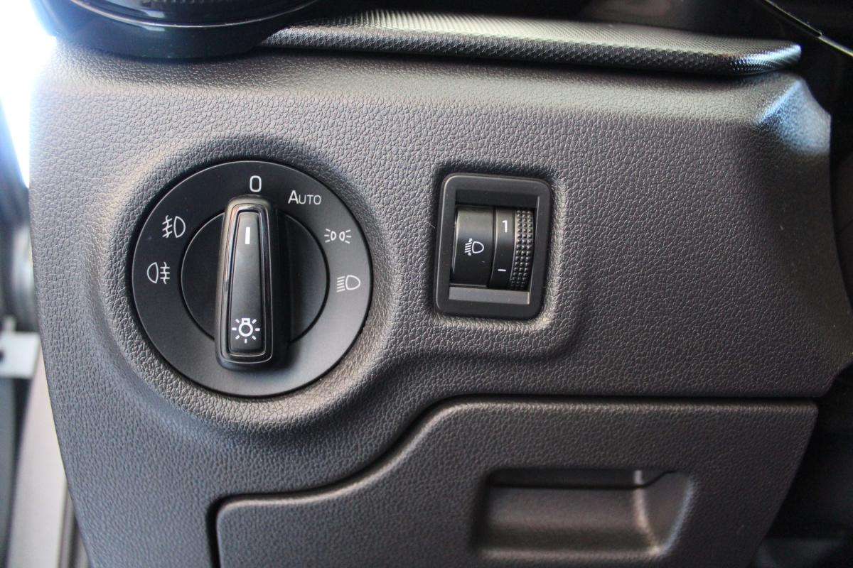skoda-fabia-2023-gasolina-999cc