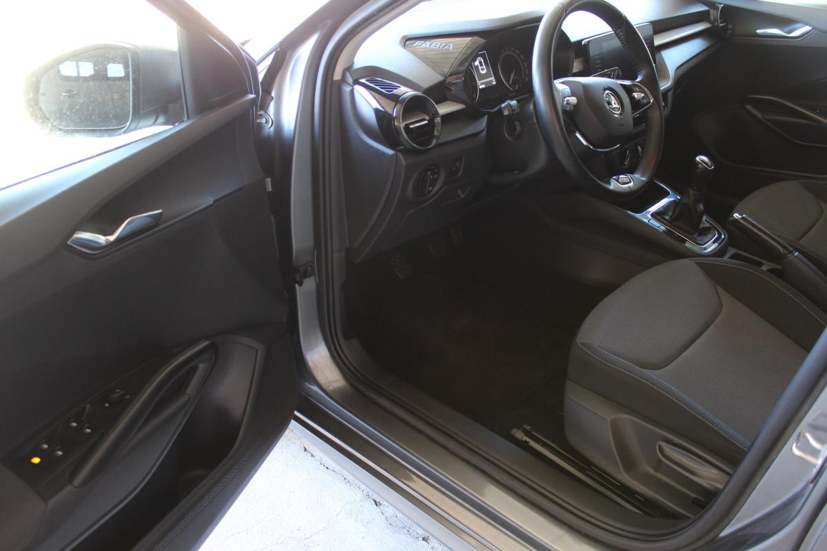 skoda-fabia-2023-gasolina-999cc