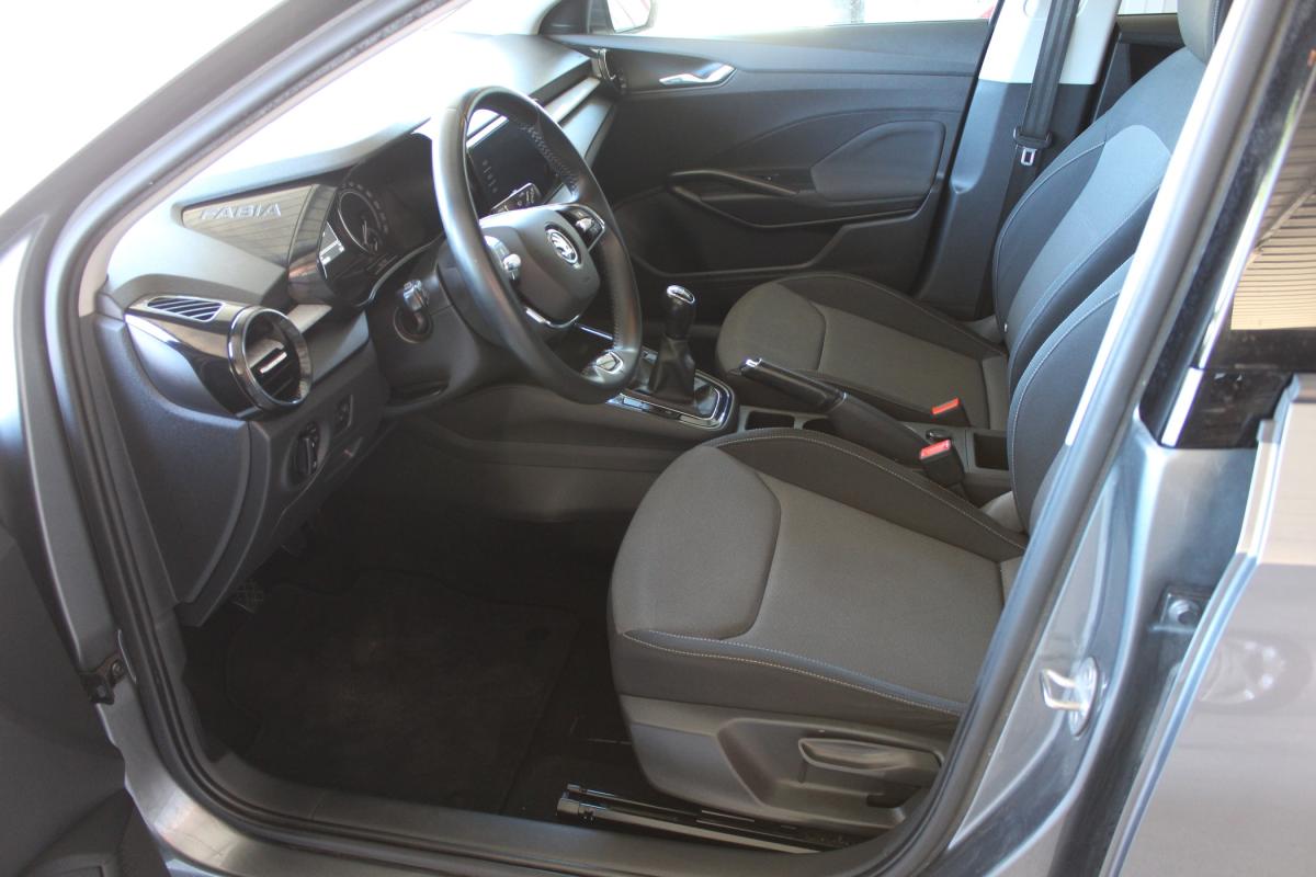 skoda-fabia-2023-gasolina-999cc