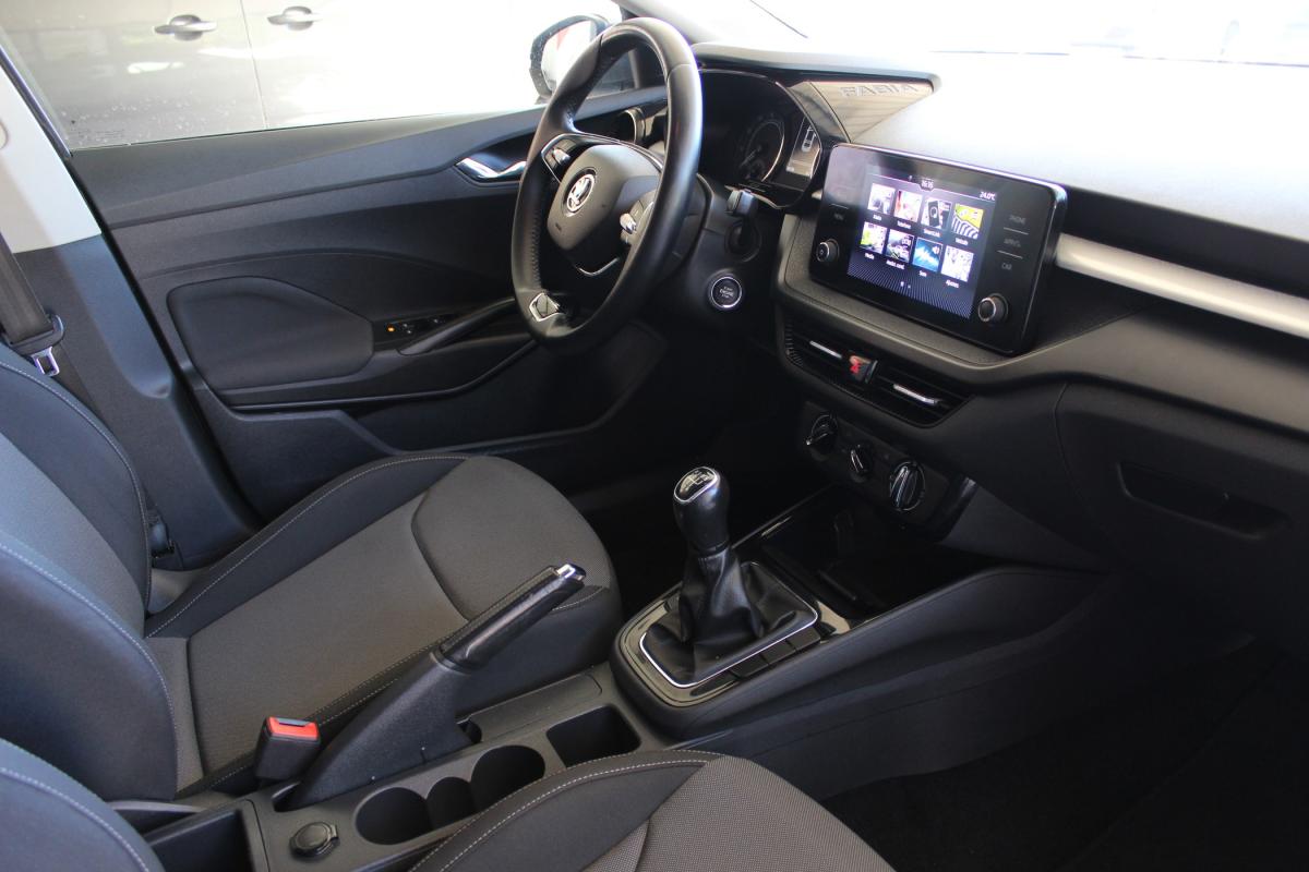 skoda-fabia-2023-gasolina-999cc