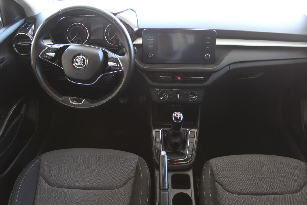 skoda-fabia-2023-gasolina-999cc