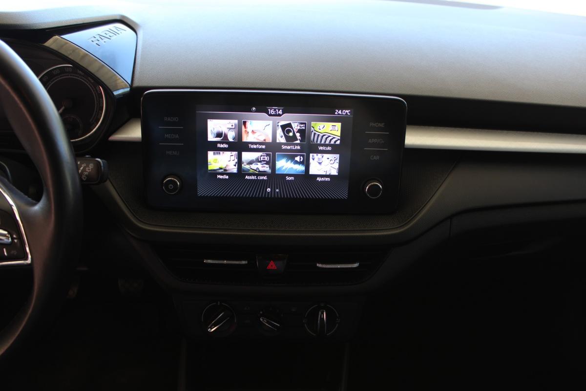 skoda-fabia-2023-gasolina-999cc
