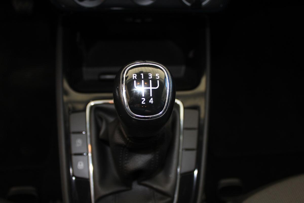 skoda-fabia-2023-gasolina-999cc