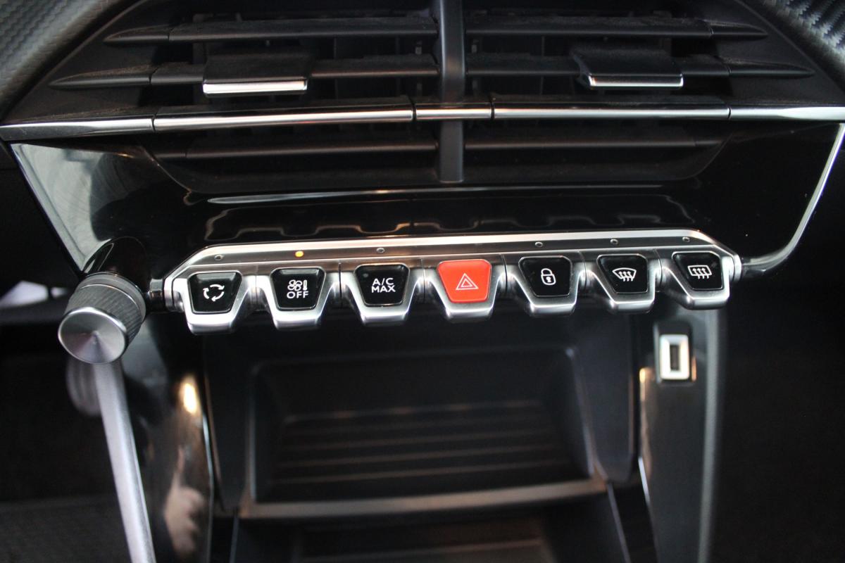 peugeot-208-2022-gasolina-1199cc