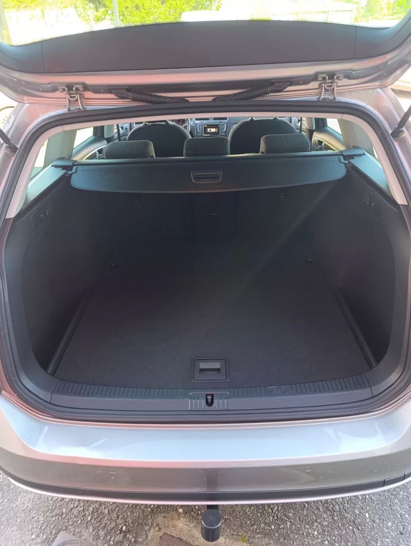 volkswagen-golf-variant-2017-diesel-1598cc