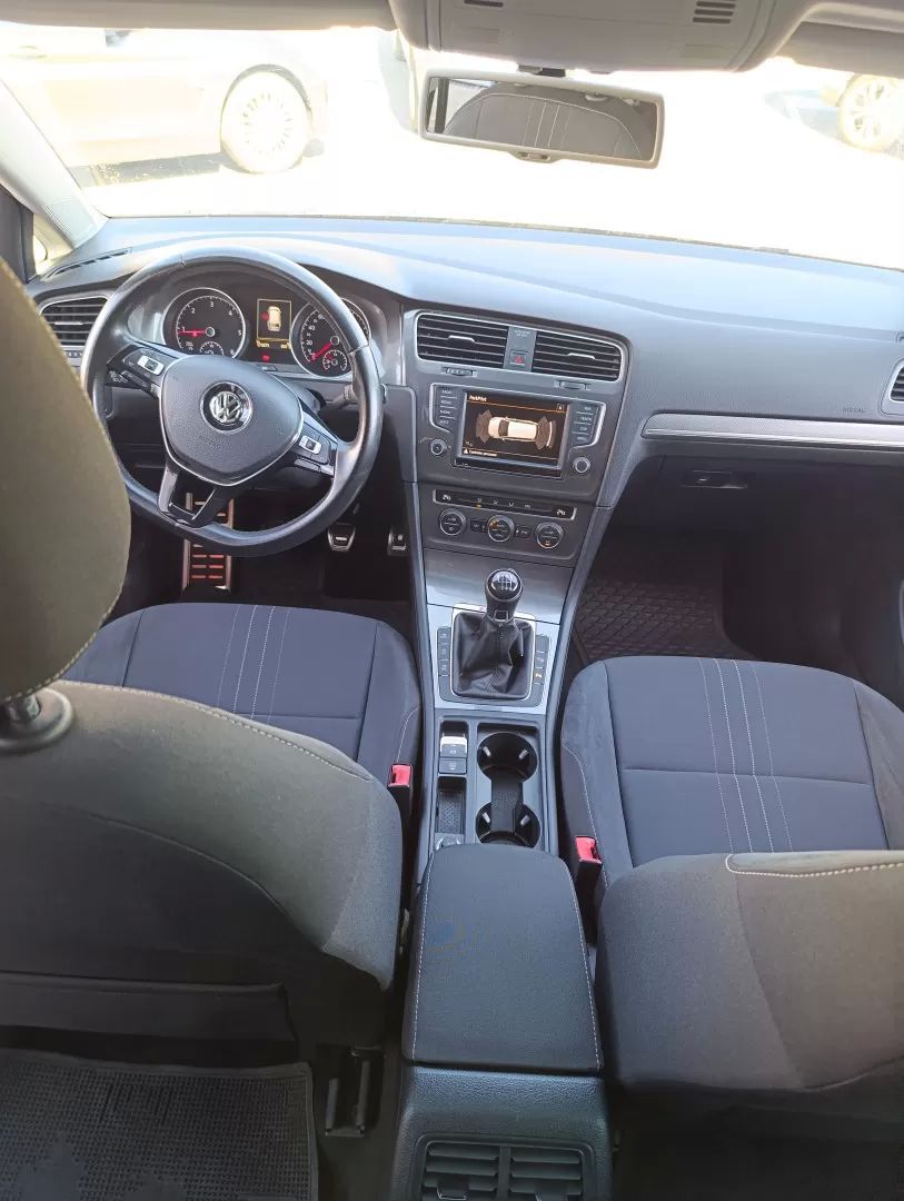 volkswagen-golf-variant-2017-diesel-1598cc