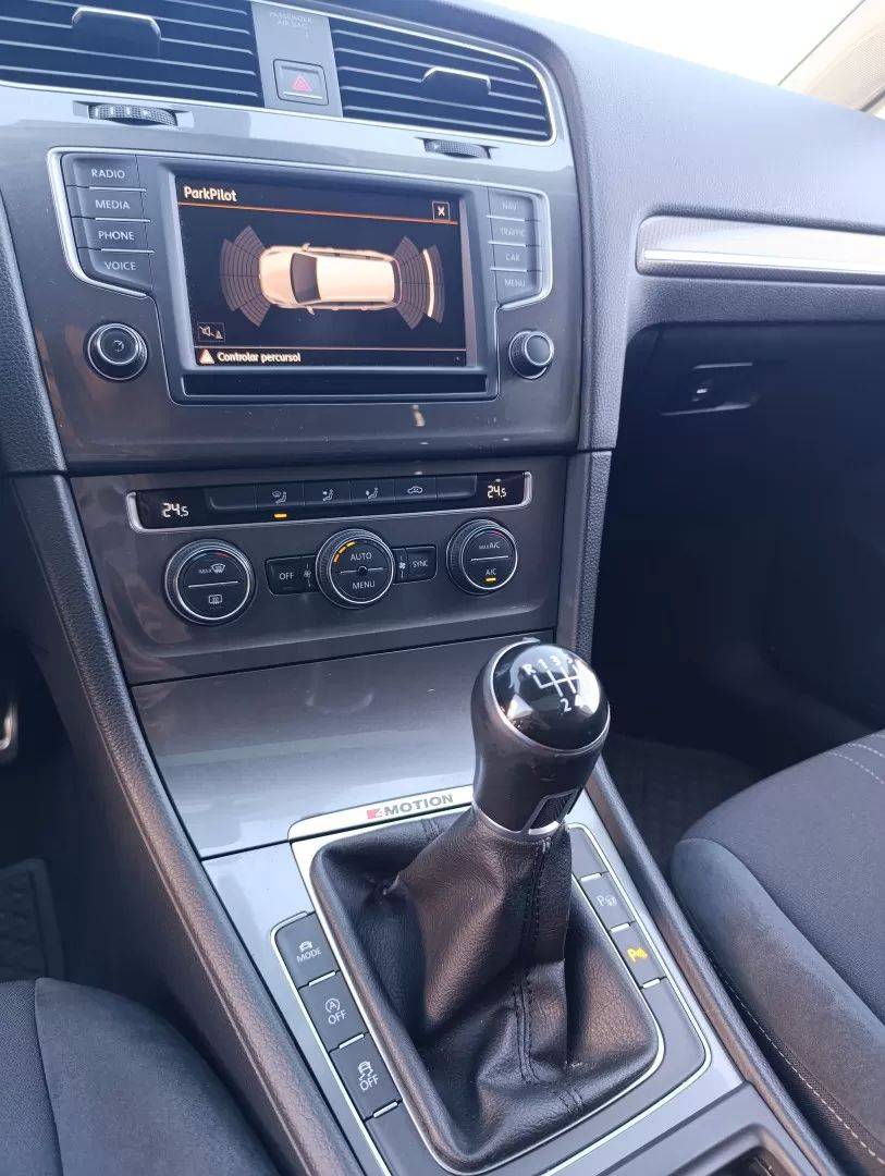 volkswagen-golf-variant-2017-diesel-1598cc