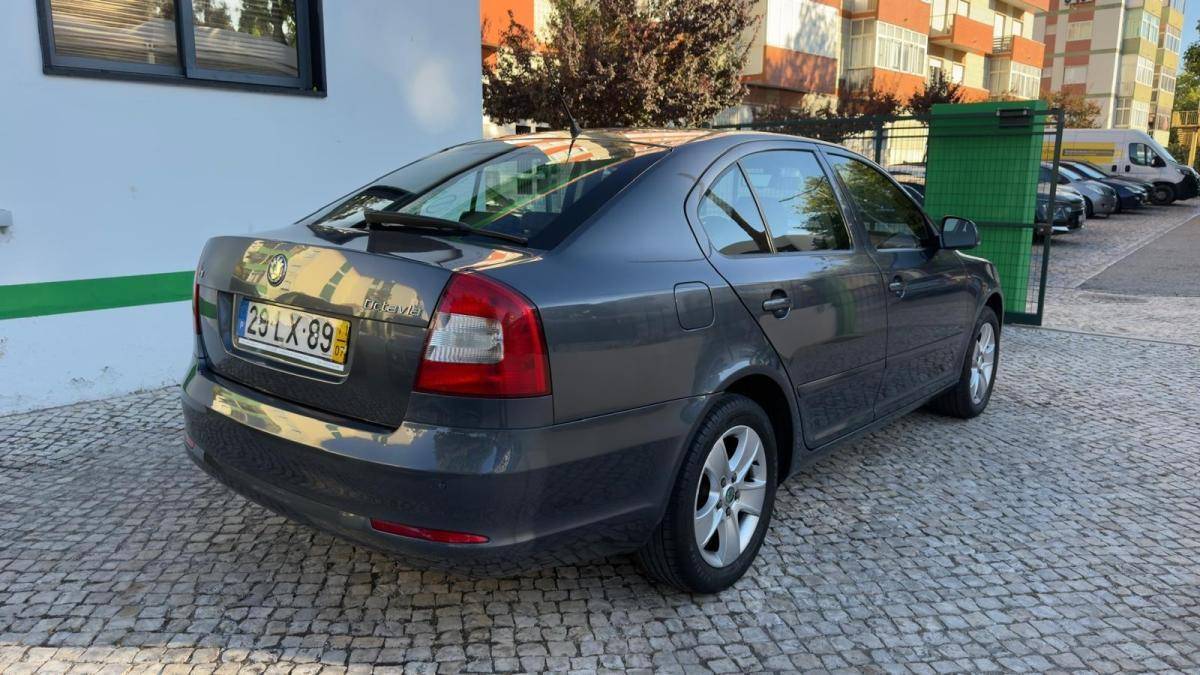 skoda-octavia-2011-diesel-1598cc