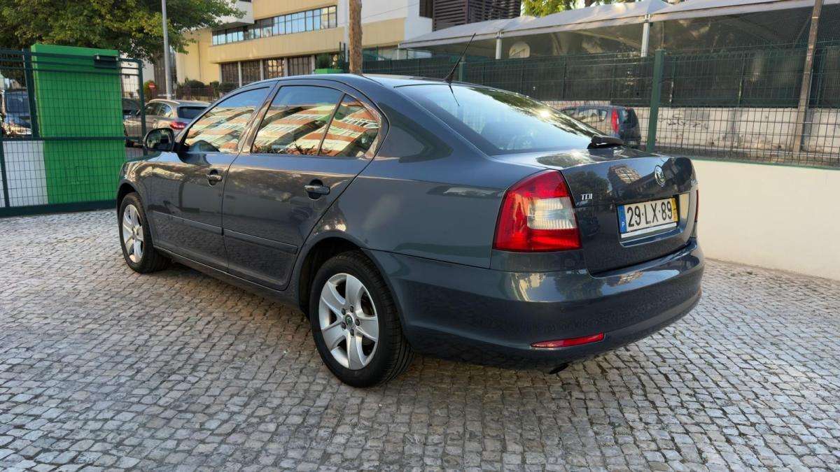 skoda-octavia-2011-diesel-1598cc