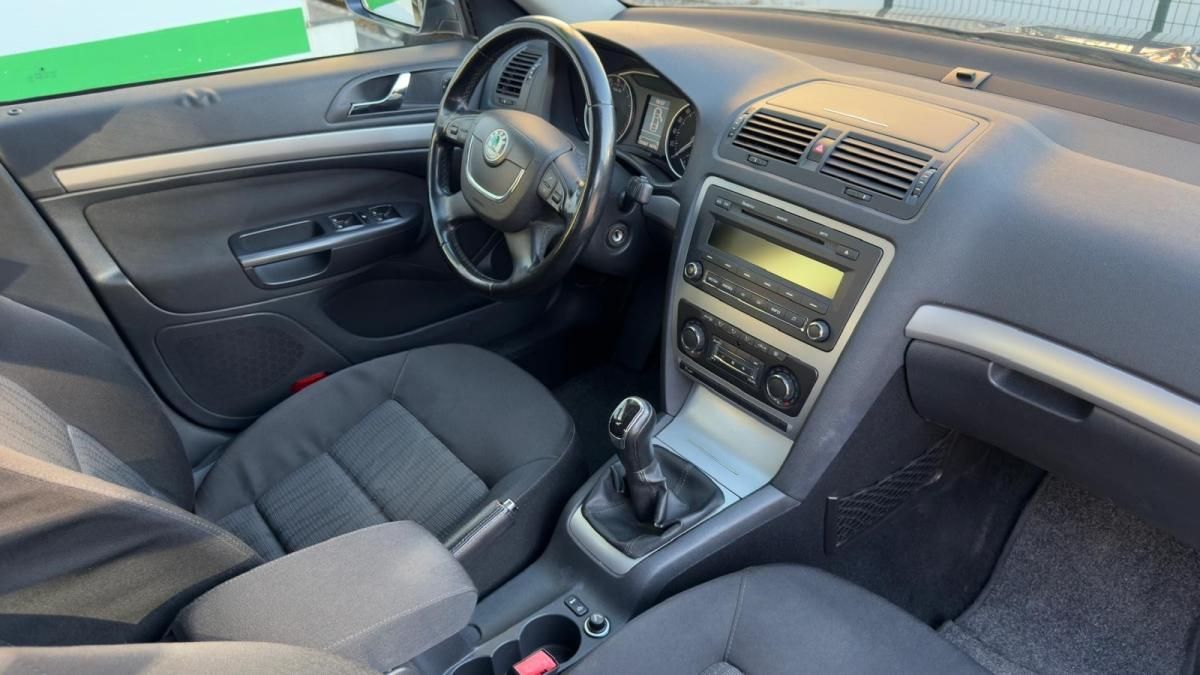 skoda-octavia-2011-diesel-1598cc