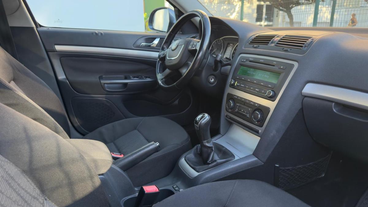 skoda-octavia-2011-diesel-1598cc