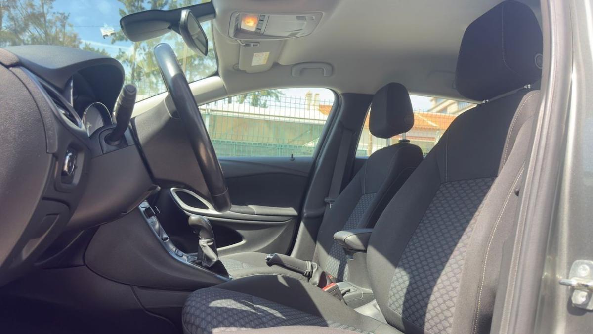 opel-astra-sport-tourer-2018-diesel-1598cc