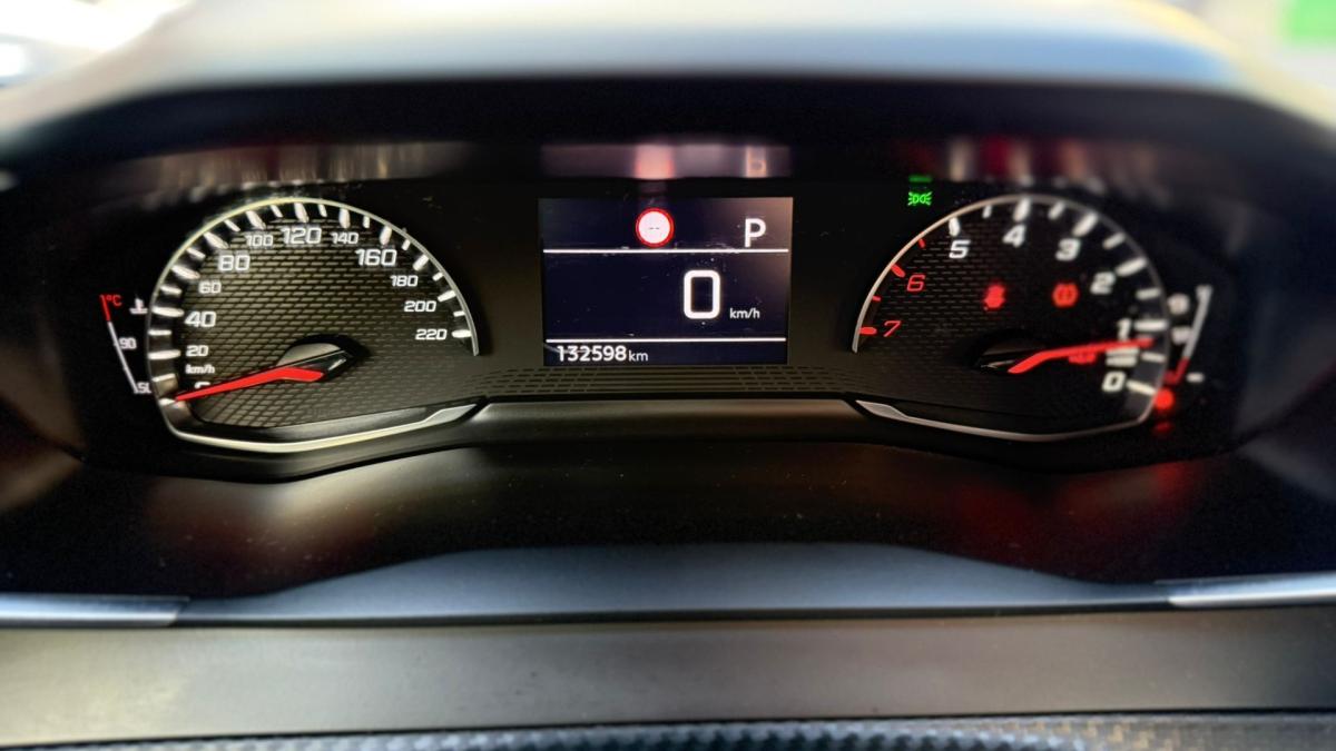 peugeot-2008-2023-diesel-1499cc