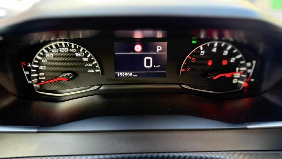 peugeot-2008-1-5-bluehdi-2023-diesel-1499cc