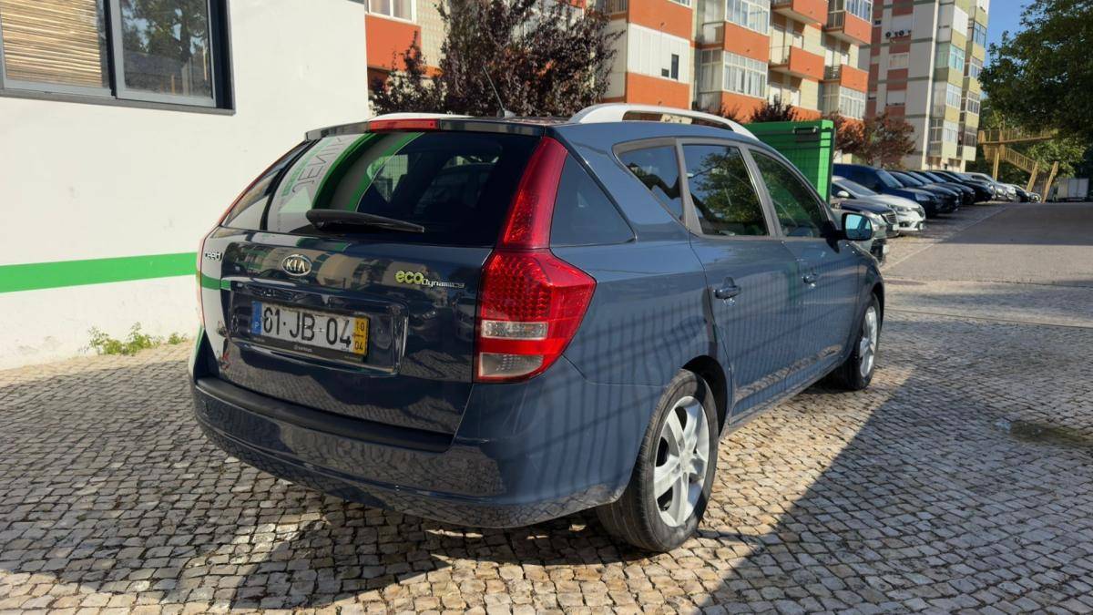 kia-ceed-sw-2010-diesel-1582cc