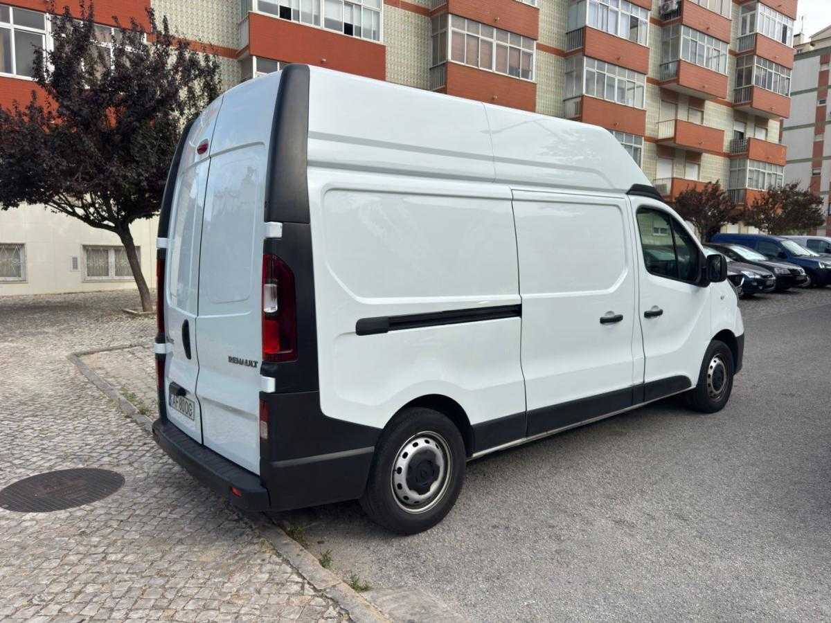 renault-trafic-2025-diesel-1997cc