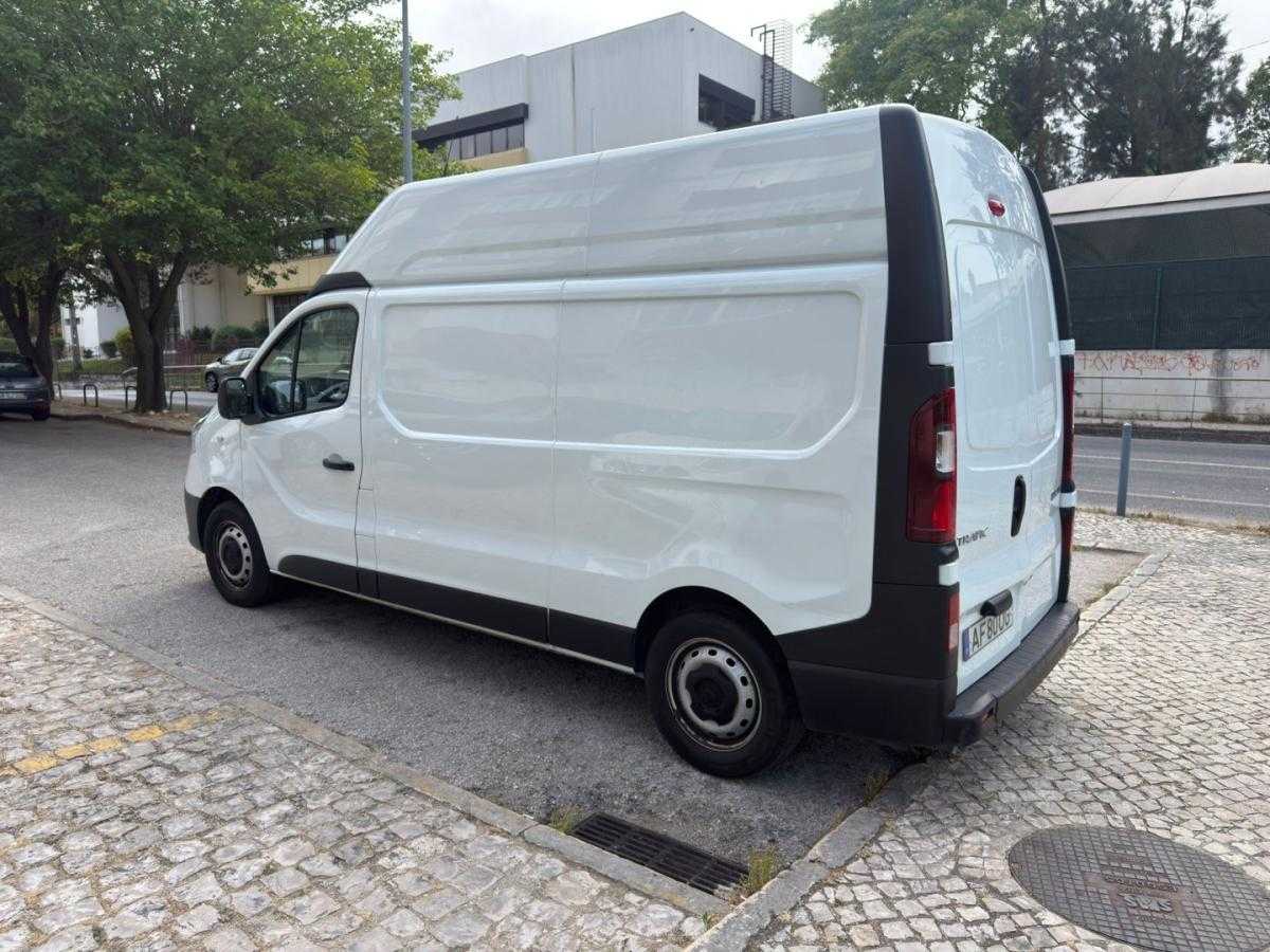 renault-trafic-2025-diesel-1997cc