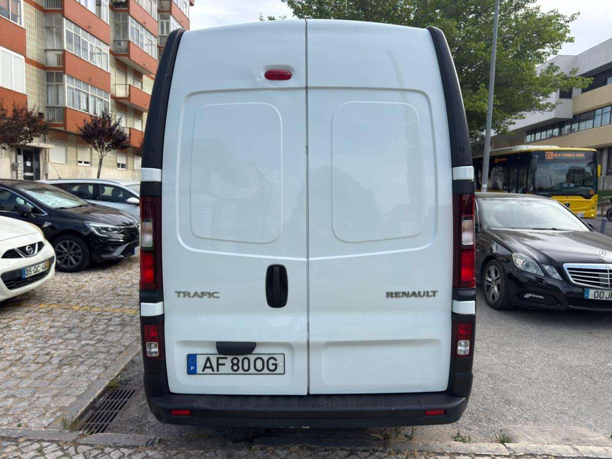 renault-trafic-2025-diesel-1997cc