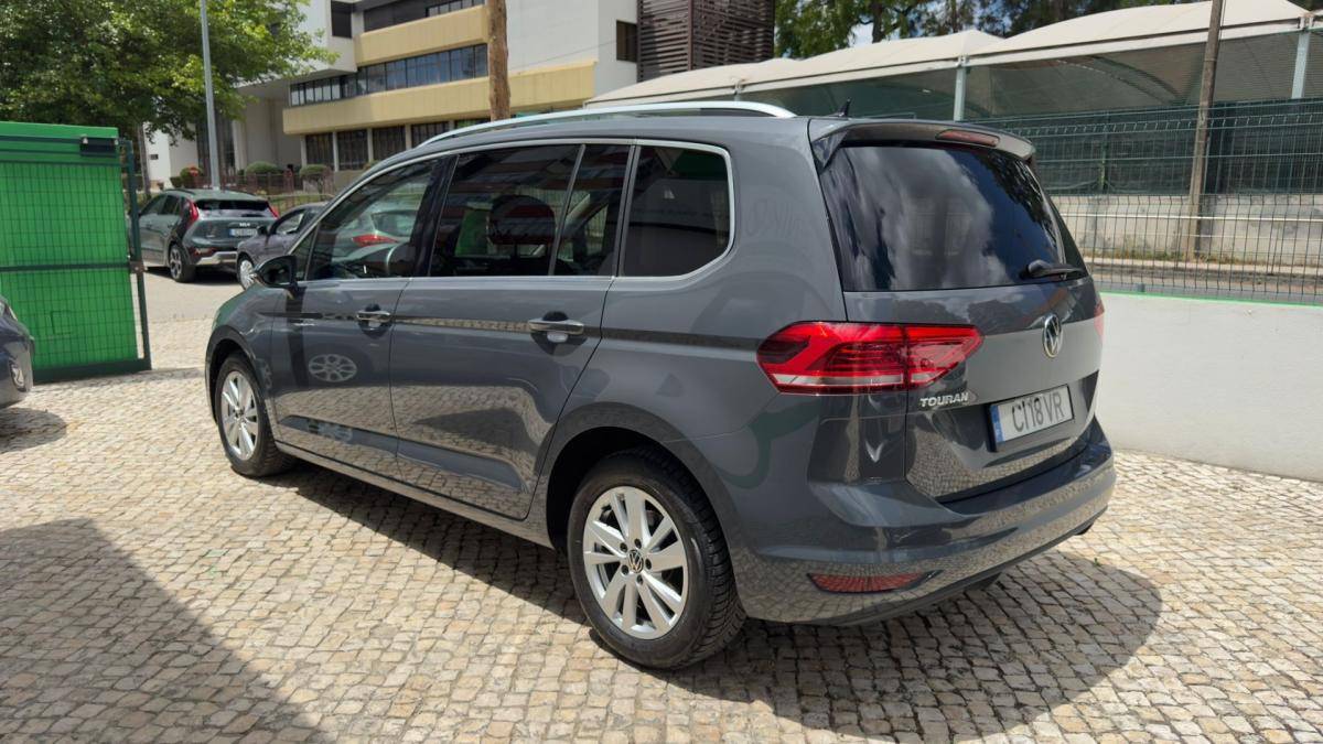 volkswagen-touran-2021-diesel-1968cc