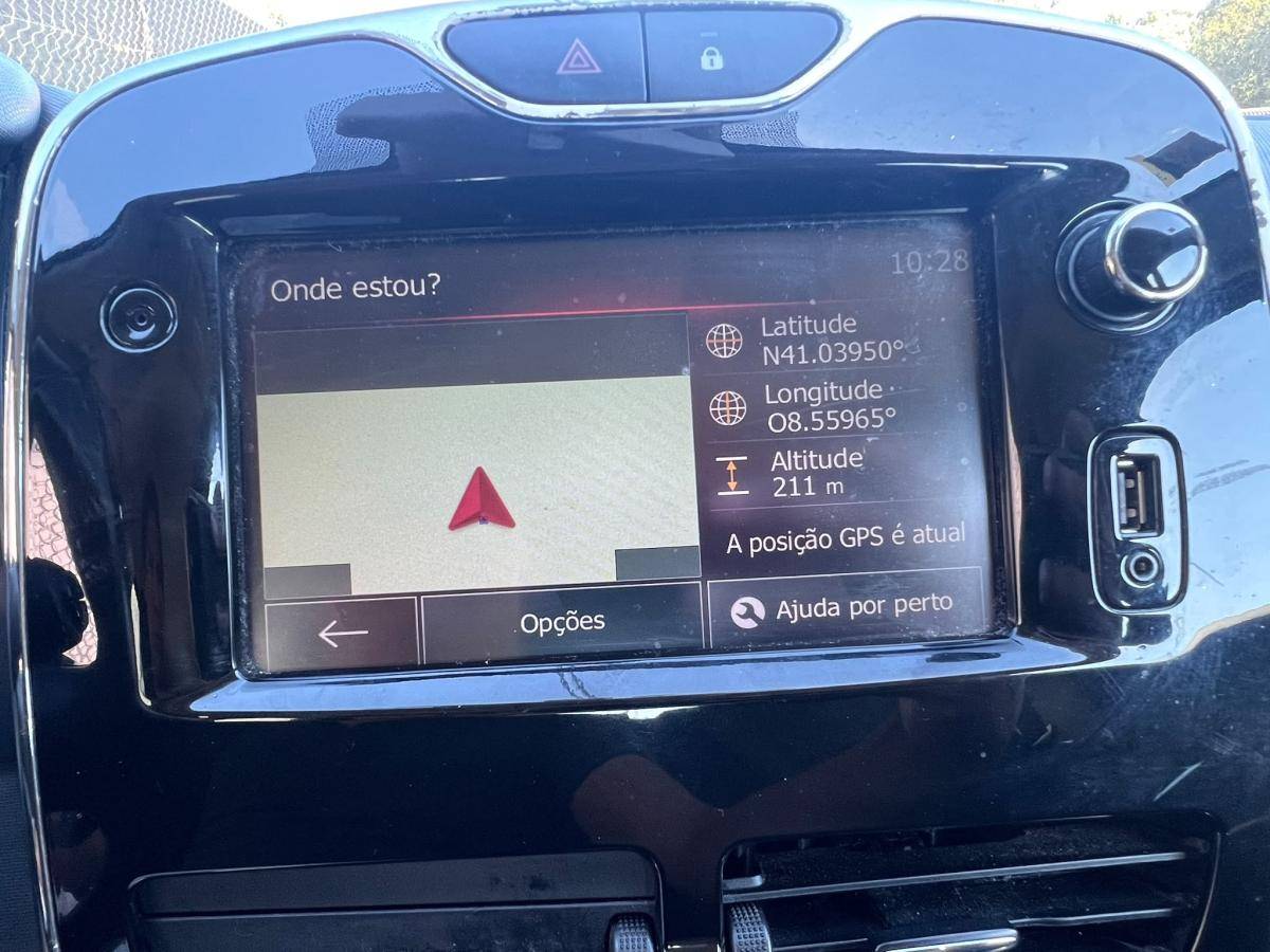 renault-clio-sport-tourer-2014-diesel-1461cc