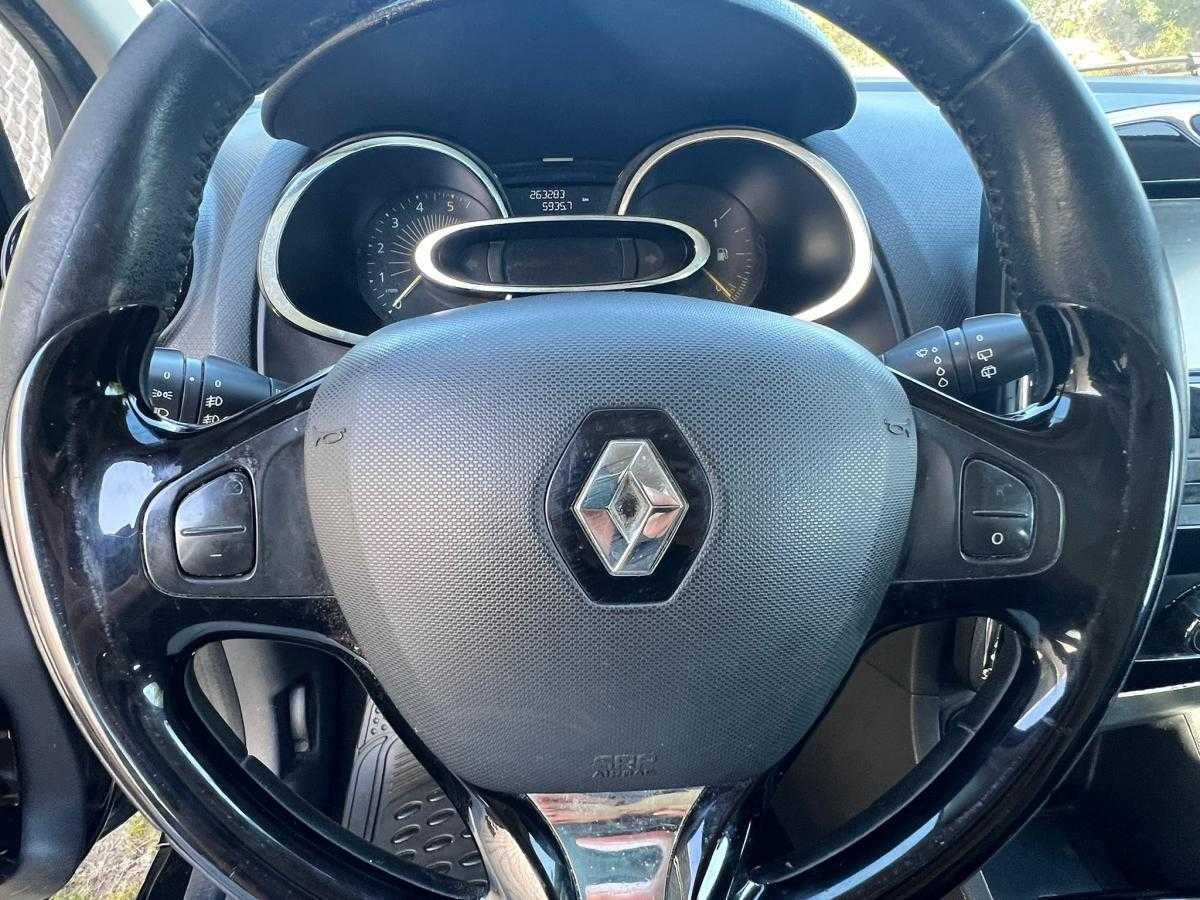 renault-clio-sport-tourer-2014-diesel-1461cc