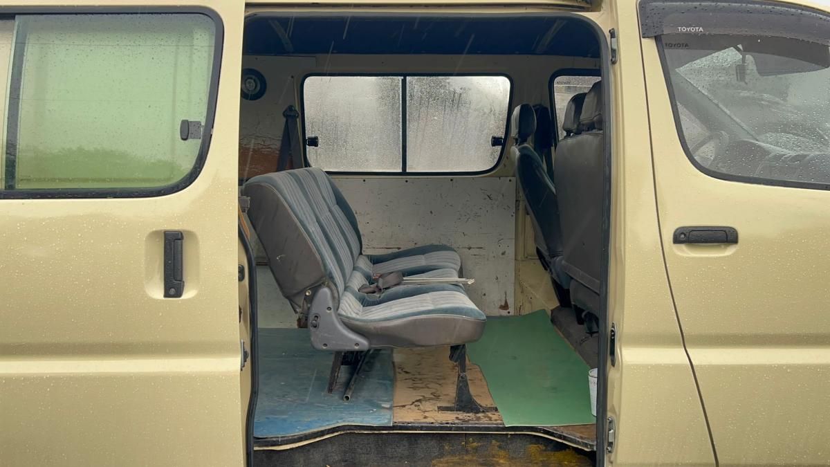 toyota-hiace-1997-diesel-2446cc