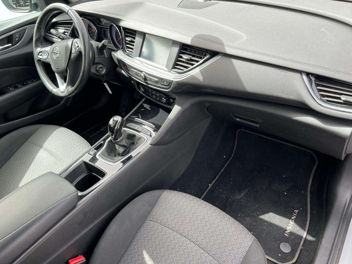 opel-insignia-sports-tourer-2020-diesel-1598cc