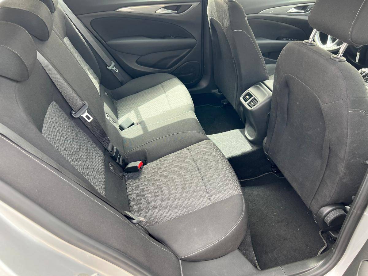 opel-insignia-sports-tourer-2020-diesel-1598cc
